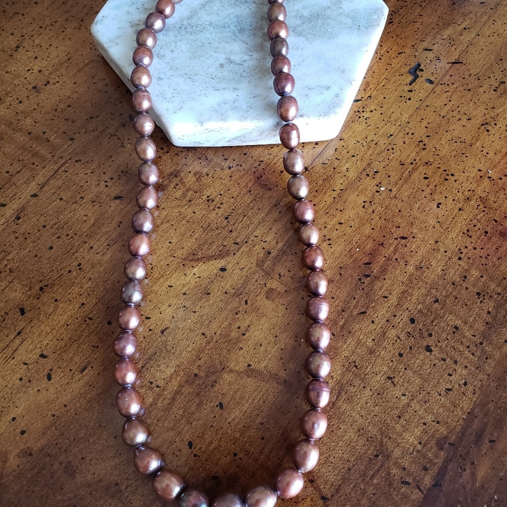 Pearl necklace with silver